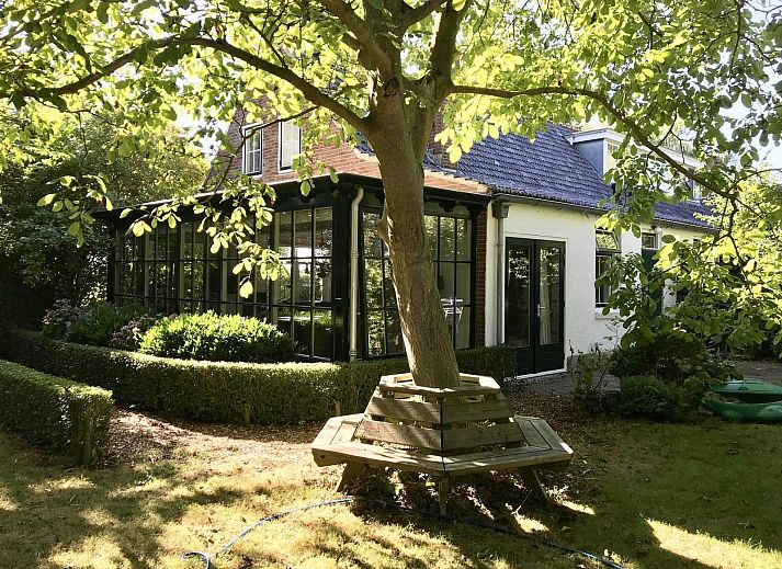 VZ2316 Freistehendes Ferienhaus in Oostkapelle mit schoenem Garten in Walcheren, Zeeland.