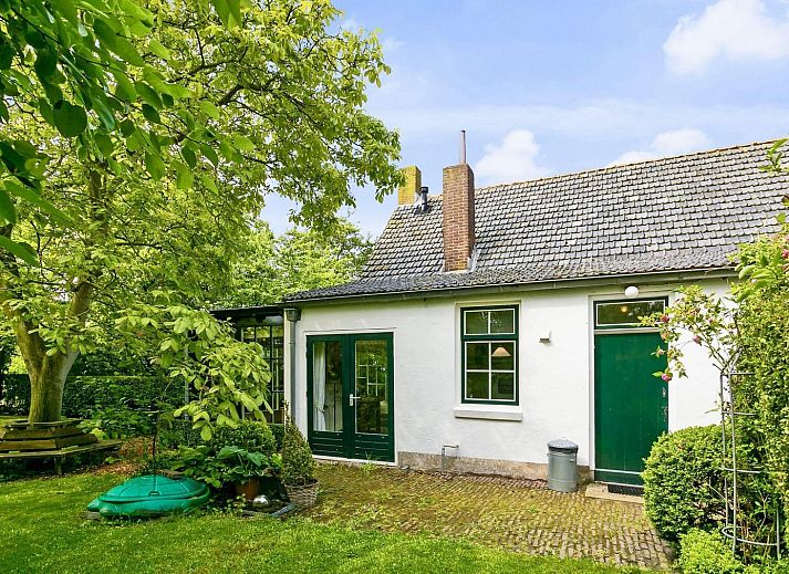 VZ2316 Freistehendes Ferienhaus in Oostkapelle mit schoenem Garten in Walcheren, Zeeland.