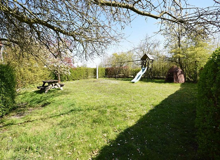 VZ2316 Freistehendes Ferienhaus in Oostkapelle mit schoenem Garten in Walcheren, Zeeland.