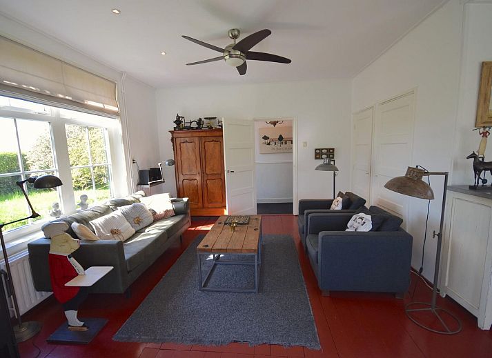 Veranda von VZ2316 Freistehendes Ferienhaus in Oostkapelle, umgeben von viel Gruen in Walcheren, Zeeland.