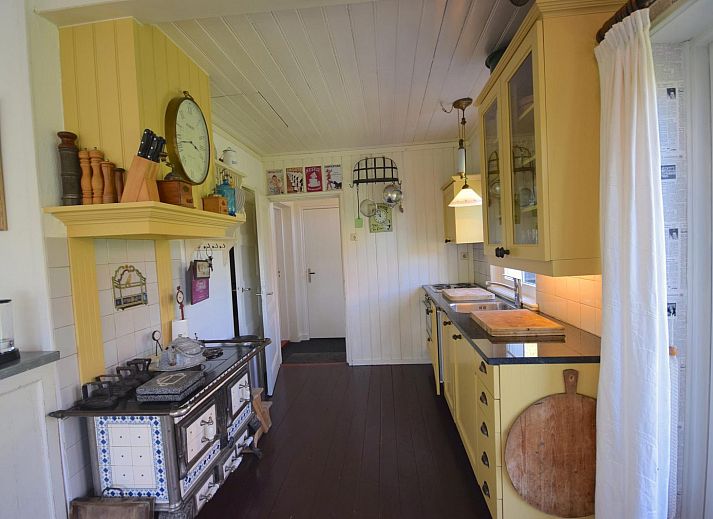 Veranda von VZ2316 Freistehendes Ferienhaus in Oostkapelle, umgeben von viel Gruen in Walcheren, Zeeland.