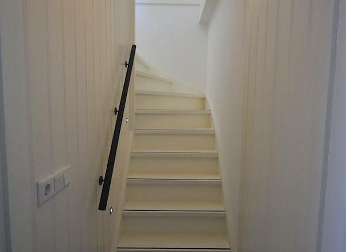 Rueckansicht von VZ2316 Freistehendes Ferienhaus in Oostkapelle mit gruener Umgebung, Walcheren, Zeeland.