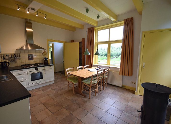 VZ2329 Ferienhaus inmitten eines ueppigen Obstgartens in Oostkapelle, Walcheren.