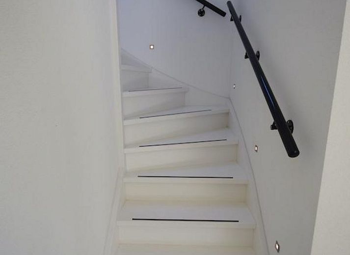 Gruener Garten und Terrasse von VZ2315 Freistehendes Ferienhaus in Oostkapelle, Walcheren, Zeeland.