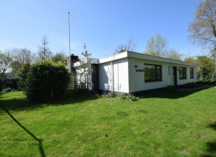 Gemuetliches Wohnzimmer von VZ1185 Modern eingerichteter Ferienbungalow in Oostkapelle in Walcheren, Zeeland.