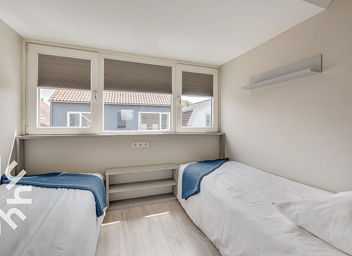 Essecke im Ferienhaus ZE067 Oostkapelle Walcheren mit grosser Uhr