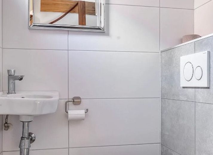 Vakantiewoning Oostkapelle in Walcheren, Zeeland, biedt een charmant vakantiehuis dicht bij het strand, omgeven door natuur en rust.
