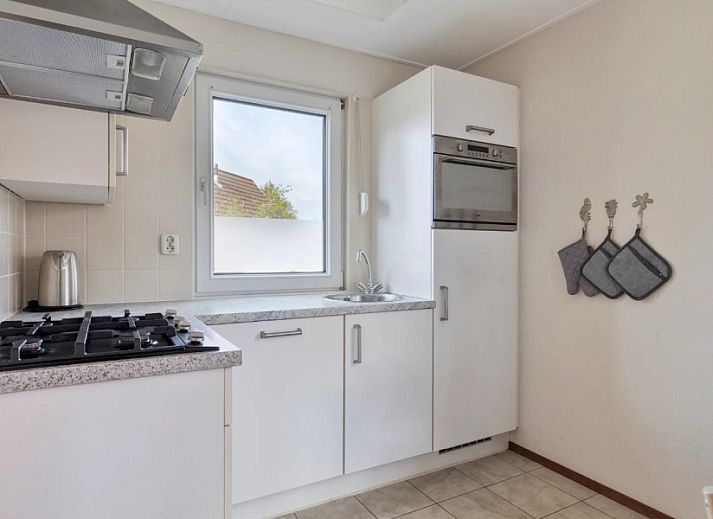 Vakantiewoning Oostkapelle in Walcheren, Zeeland, biedt een charmant vakantiehuis dicht bij het strand, omgeven door natuur en rust.