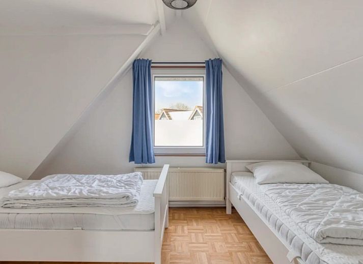 Vakantiewoning Oostkapelle met groene tuin en houten tuinhuis, gelegen in Oostkapelle, Walcheren, Zeeland, op 800 m van het strand.