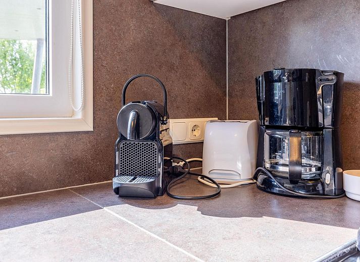 VZ878 Ferienchalet in Oostkapelle, Walcheren, mit charmantem Aussenbereich und Natur.