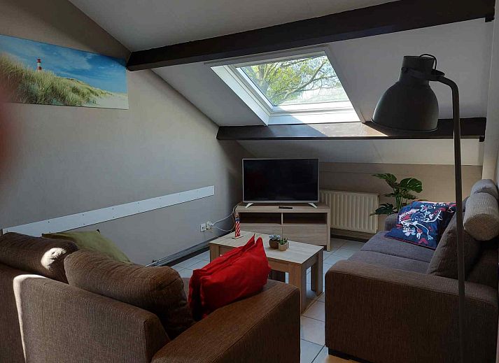 Gezellige eethoek in vakantiehuis ZE322, Oostkapelle, Walcheren, Zeeland voor een comfortabel verblijf.