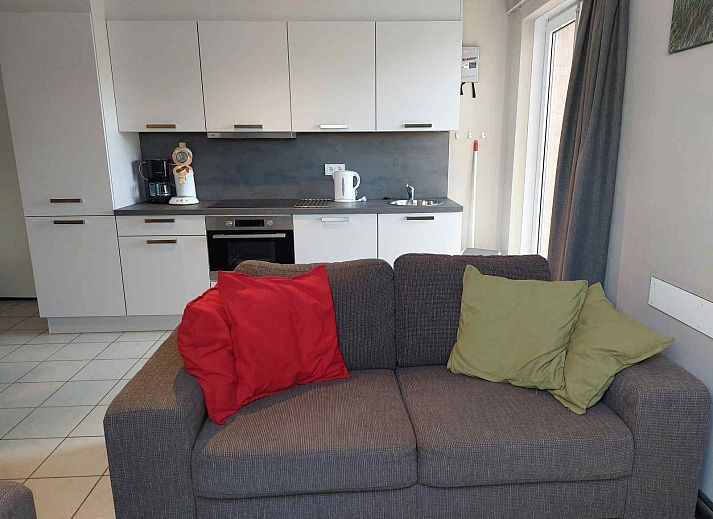 Gezellige eethoek in vakantiehuis ZE322, Oostkapelle, Walcheren, Zeeland voor een comfortabel verblijf.