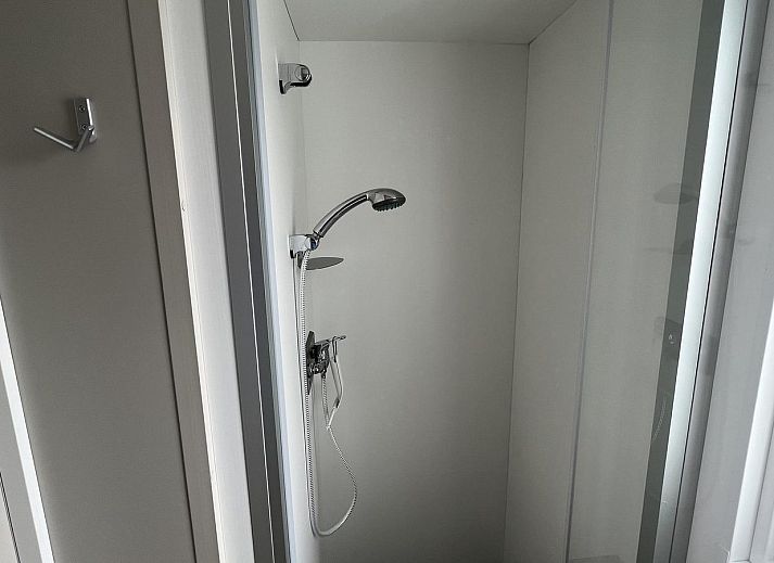 Gezellige zithoek op het terras van VZ1147 Vakantiechalet in Oostkapelle, Walcheren.