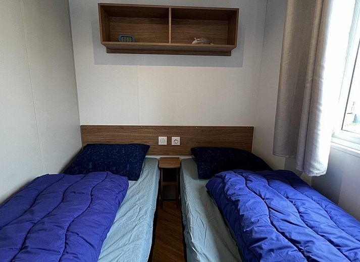 Eethoek op de veranda van VZ1147 Vakantiechalet in Oostkapelle, Walcheren, Zeeland.