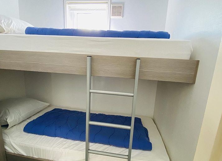 Gemuetliche Sitzecke auf der Veranda von VZ848 Chalet Oostkapelle, Zeeland.