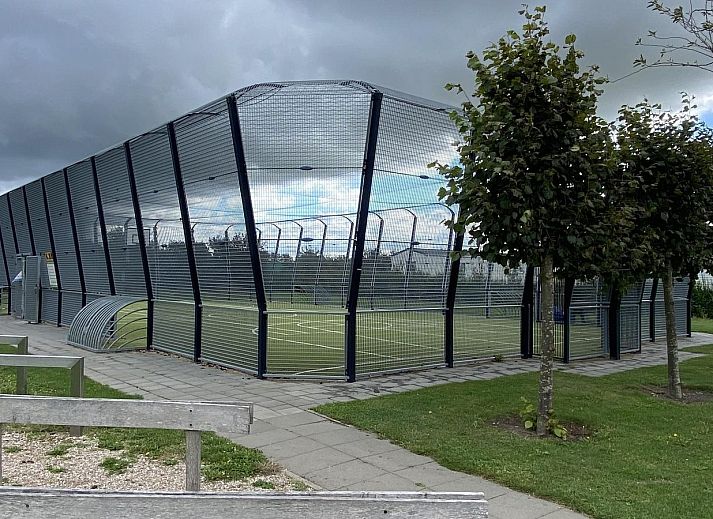 Gemuetliche Sitzecke auf der Veranda von VZ848 Chalet Oostkapelle, Zeeland.