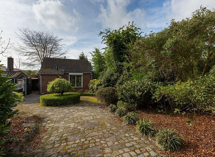 VZ1091 Vakantiehuis in Oostkapelle, charmant vakantiehuis met tuin in Walcheren, Zeeland.