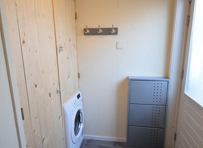 VZ1091 Vakantiehuis in Oostkapelle, gezellige voortuin met groen in Walcheren, Zeeland.