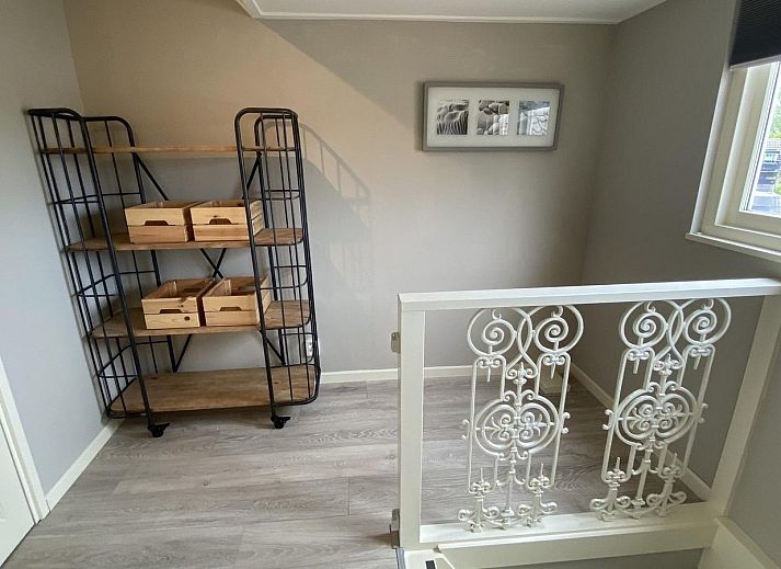 Ueberdachte Terrasse am VZ831 Ferienhaus Oostkapelle, ideal zum Entspannen in Oostkapelle.