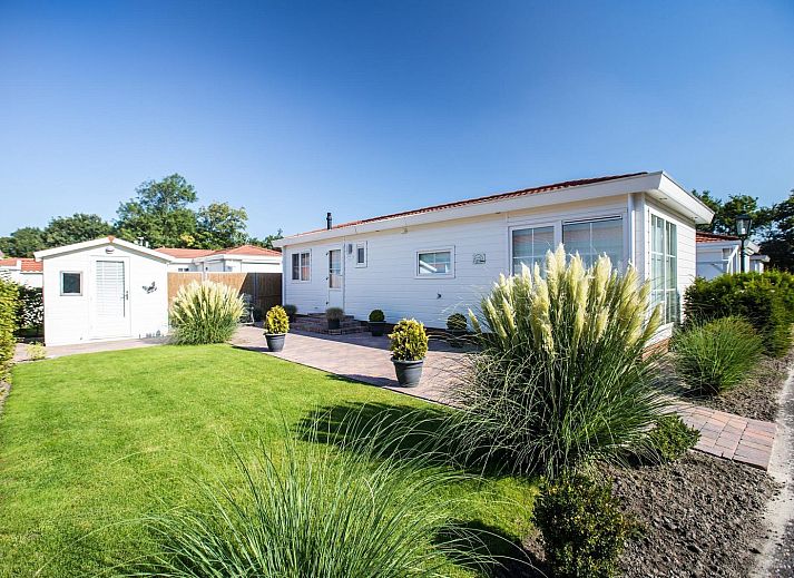 VZ983 Ferienchalet in Oostkapelle mit gruenem Garten und Terrasse in Walcheren, Zeeland.