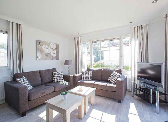 VZ983 Ferienchalet in Oostkapelle mit gruenem Garten und Terrasse in Walcheren, Zeeland.