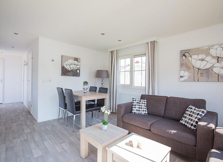 VZ983 Ferienchalet in Oostkapelle mit gruenem Garten und Terrasse in Walcheren, Zeeland.