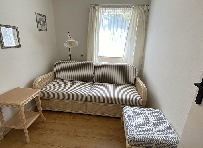 Gezellige zithoek op terras van VZ1007 Vakantiebungalow, Oostkapelle, Zeeland.