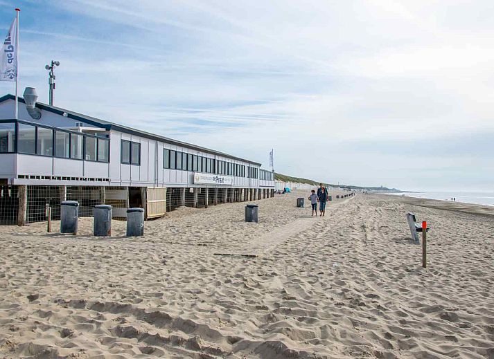 Gemuetliche Sitzecke auf der Terrasse des Ferienhauses ZE1402 in Oostkapelle, Walcheren, Zeeland.