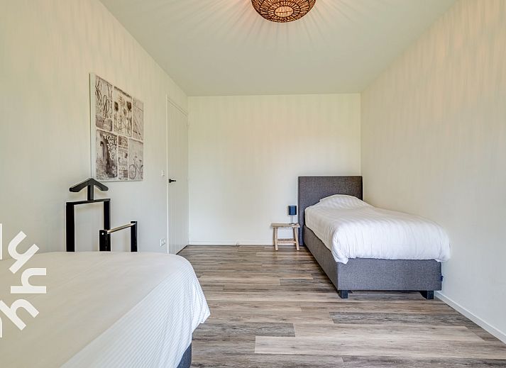 Vakantiehuis ZE145 in Oostkapelle, Walcheren, met zonnig terras en groene tuin in Zeeland.