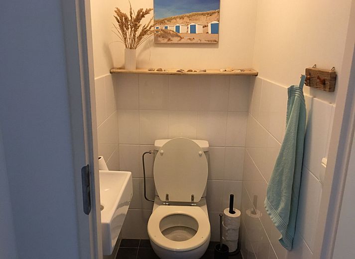 ZE1593 vakantiehuis in Oostkapelle met zonnig terras en groene omgeving op Walcheren, Zeeland.