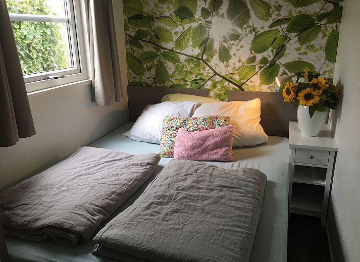 Ruim terras bij ZE1593 vakantiehuis in Oostkapelle, ideaal voor buiten dineren, Walcheren, Zeeland.