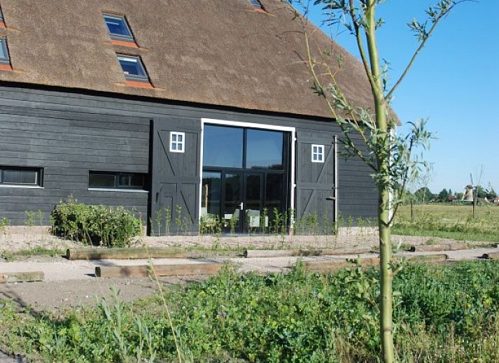 Hoeve Plantlust: Barn left in Oostkapelle biedt een prachtig uitzicht over de velden van Walcheren, Zeeland.