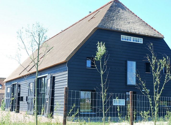 Hoeve Plantlust: Barn left in Oostkapelle biedt een prachtig uitzicht over de velden van Walcheren, Zeeland.
