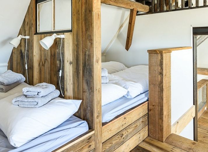 Geniet van de landelijke charme van Hoeve Plantlust: Barn left in Oostkapelle, omgeven door weelderige natuur.