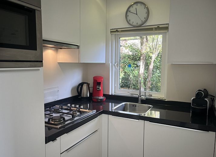 Ontdek de historische charme van vakantiehuis ZE1678 in Oostkapelle, Walcheren, Zeeland, omgeven door prachtige natuur en een serene omgeving.