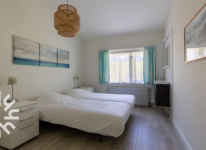 Modernes Badezimmer des Ferienhauses ZE624 in Oostkapelle, Walcheren, Zeeland.