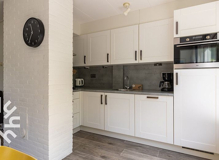 Voordeur van vakantiehuis ZE242 in Oostkapelle, Walcheren, Zeeland.