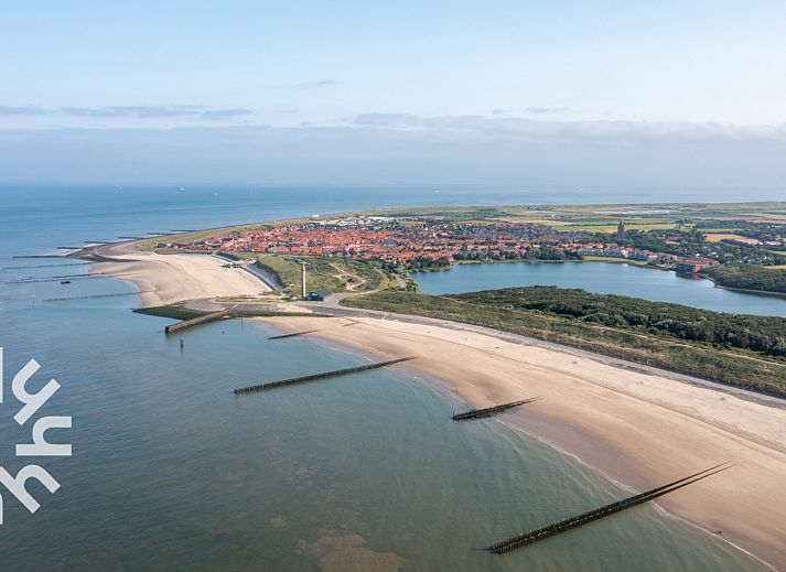 Modern sitting area in vacation home ZE733, Westkapelle, Walcheren, Zeeland.