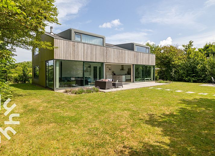 Lichte zolderkamer in vakantiehuis ZE263, Westkapelle met schuine dakramen.
