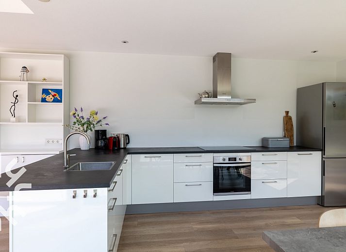 Gezellig terras bij vakantiehuis ZE263 in Westkapelle, Walcheren met comfortabele zitjes.