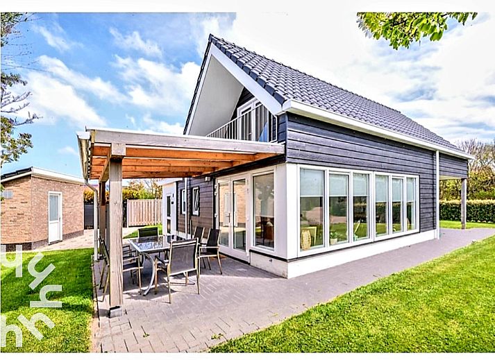 Verblijf 620344 • Vakantiewoning Walcheren • Moderne 6-persoons bungalow onderaan de duinen en op