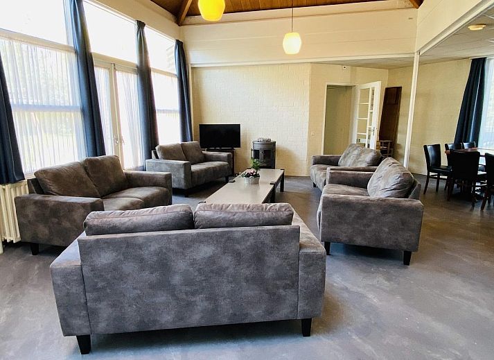 VZ132 Group accommodation Westkapelle, charming vacation home with red roof tiles in Westkapelle, Walcheren, Zeeland.