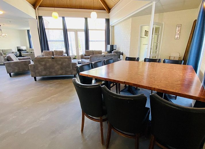 VZ132 Group accommodation Westkapelle, charming vacation home with red roof tiles in Westkapelle, Walcheren, Zeeland.