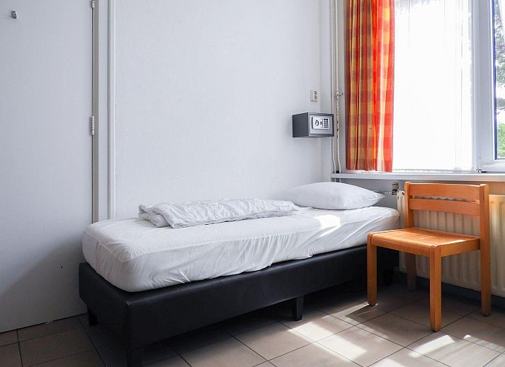 VZ132 Group accommodation Westkapelle, playground in the garden of the vacation home in Westkapelle, Walcheren, Zeeland.