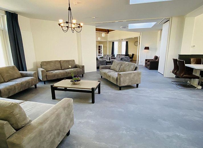 Front of VZ131 Group accommodation Westkapelle, vacation home with large windows in Westkapelle, Walcheren.