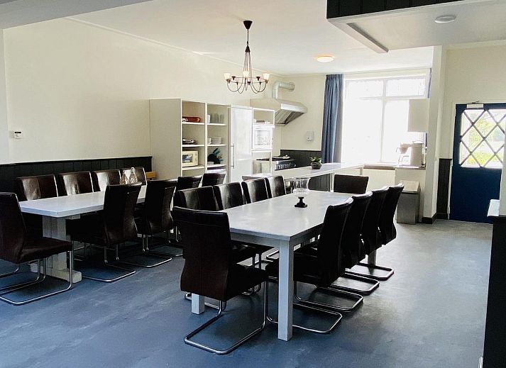 Front of VZ131 Group accommodation Westkapelle, vacation home with large windows in Westkapelle, Walcheren.