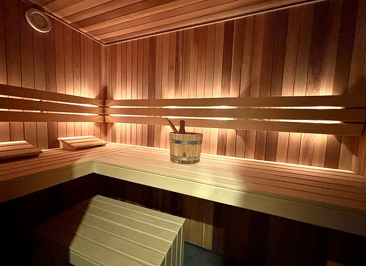 Gemuetliches Esszimmer im Ferienhaus Beach House Westkapelle 103 C, Westkapelle, Walcheren, Zeeland.