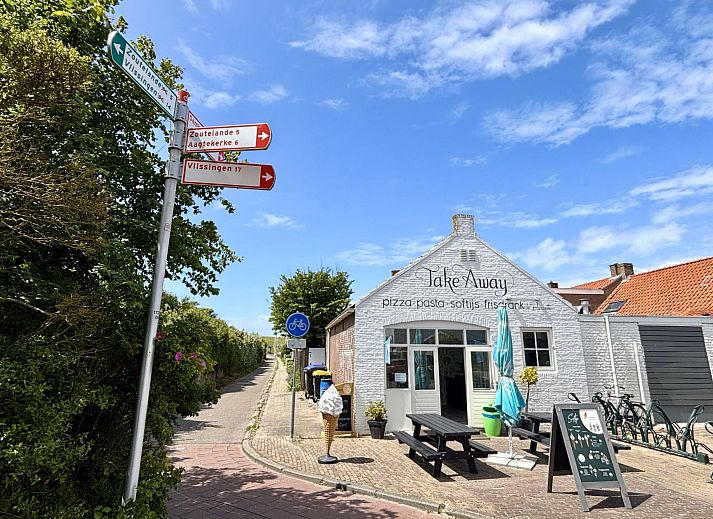 Modernes Schlafzimmer mit Klimaanlage im Ferienhaus Beach House Westkapelle 103 C, Westkapelle, Walcheren, Zeeland.