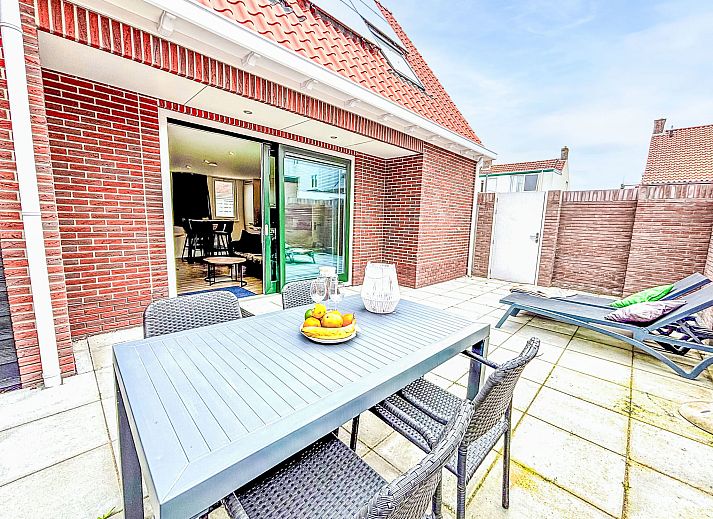 Guest house 620363 - Holiday property Walcheren - Vakantiehuis Beach House Westkapelle 2B