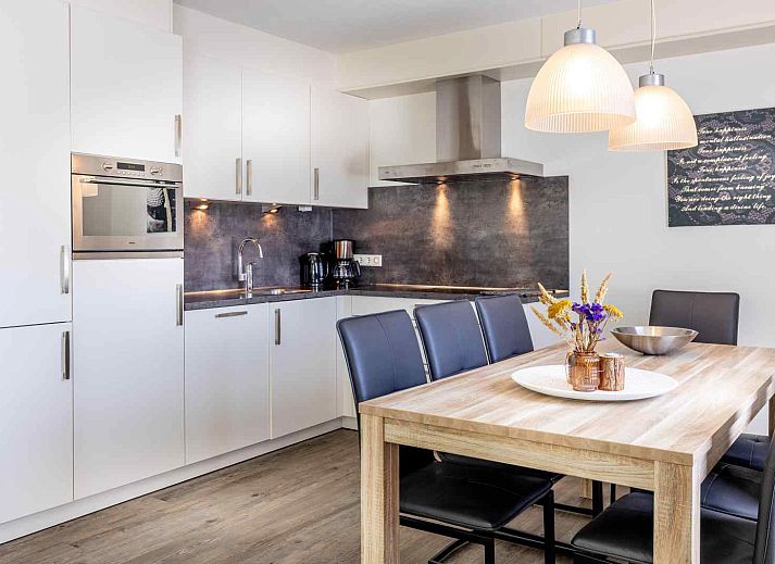 Vakantiehuis ZE1034 in Domburg, Walcheren met charmante gevel en groene omgeving.